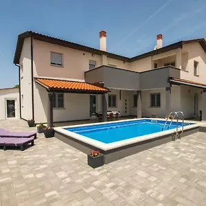 Apartment 4 Stars Apartments-pikula, Fažana